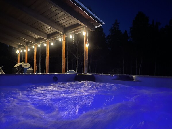 Tina de hidromasaje al aire libre