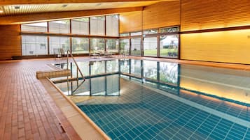 Piscina interna, piscina aquecida