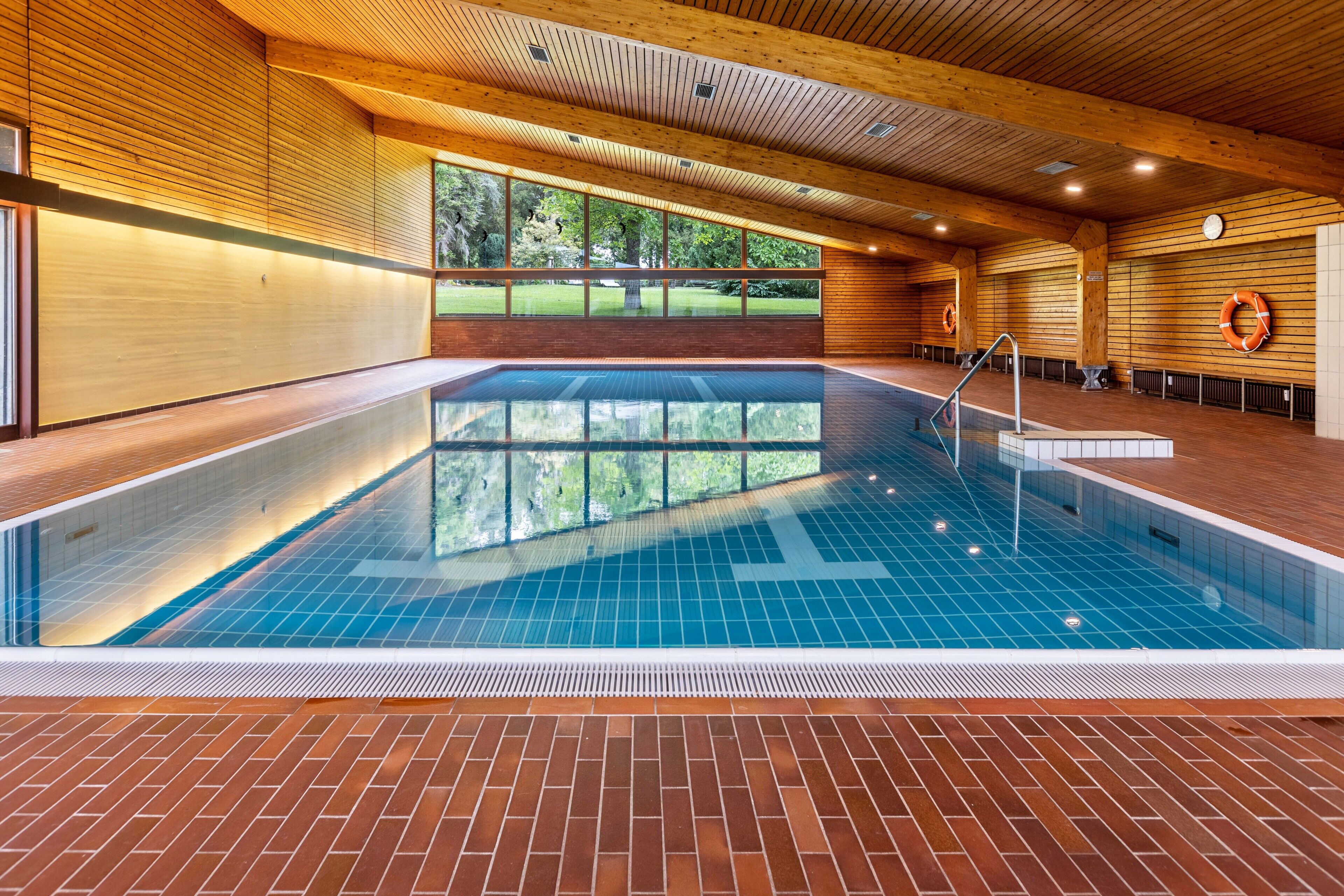 Innenpool, beheizter Pool