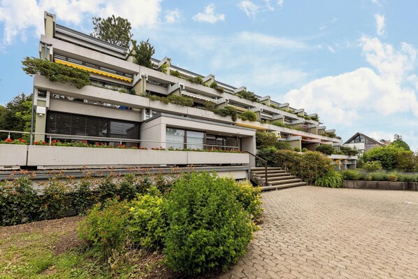 Exterior - Apartment "Fetscher 2" with Lake View, Pool, Sauna & Wi-Fi (Insel Reichenau)