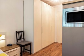 Interior - Apartment "Fetscher 2" with Lake View, Pool, Sauna & Wi-Fi (Insel Reichenau)