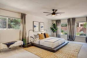 1 غرفة نوم ومكتب ومكواة/لوح كي وسرير سفر