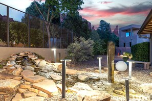 المنطقة المحيطة بالمنشأة