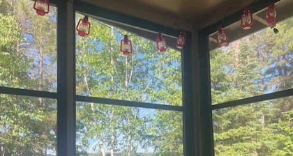 Gresham Shores - Smiling Moose - PET FRIENDLY