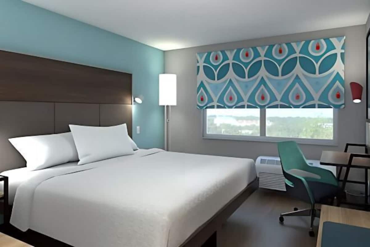 Escritorio, wifi gratis y ropa de cama