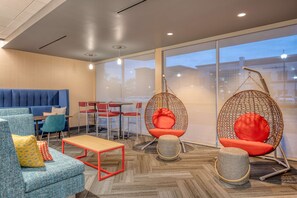 Lobby - Tru By Hilton Indianapolis Lawrence, In (Indianapolis)