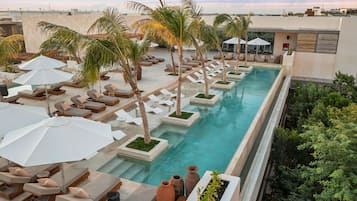 2 outdoor pools, free cabanas, pool umbrellas