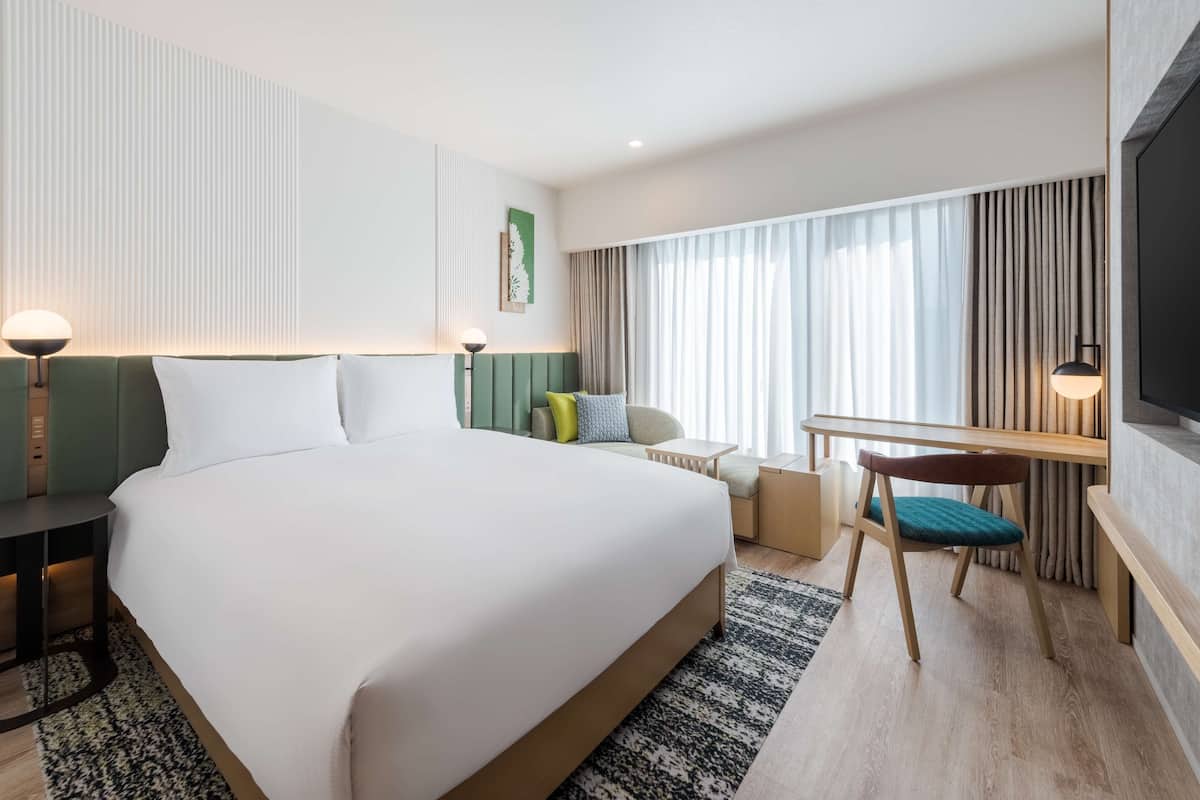 Copriletto in piuma, una cassaforte in camera, una scrivania