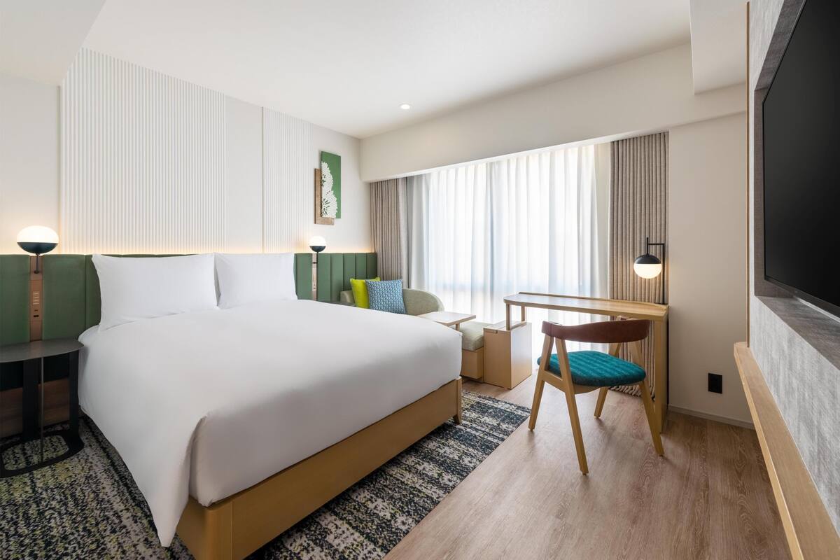 Kamar Superior, 1 Tempat Tidur Queen | Selimut bulu angsa, brankas, meja kerja, dan ruang kerja ramah laptop