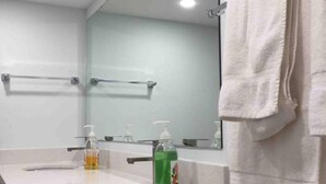 WiFi (free) - Cozy aprt-hotel (Winnipeg)