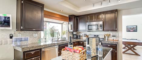Fridge, microwave, stovetop, dishwasher