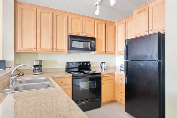 冰箱、微波炉、烤箱、洗碗机