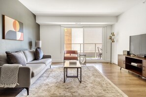 Télévision, chaîne hi-fi