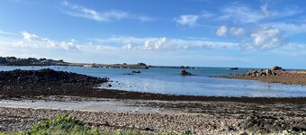 Apartment with garden and wooden terrace