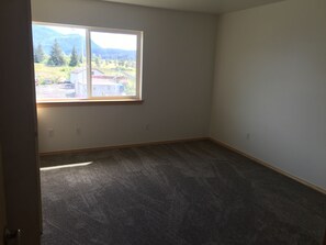 Interior - Spacious Apartment in Valley 3 min walk to bus stop! (Juneau)