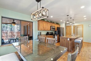 Dining - Bearfoot Cabin (Pinetop)