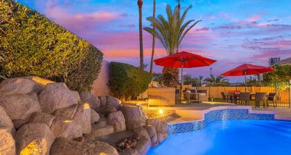 LUXE Oasis w/Resort Style Heated Pool & Spa-BBQ-Putting Green-EV Outlet-Shopping