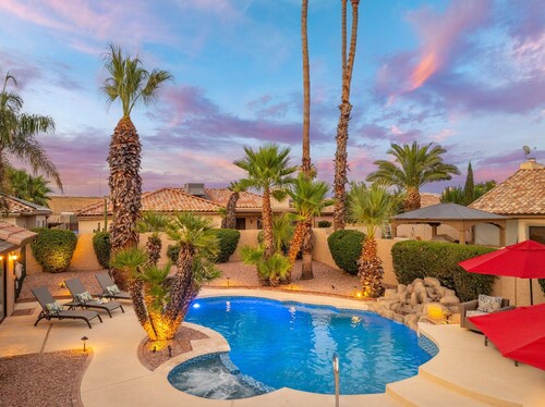 Fun in the Sun! Heated Pool & Spa-BBQ-EV Outlet-Putting Green-Hiking-Shopping