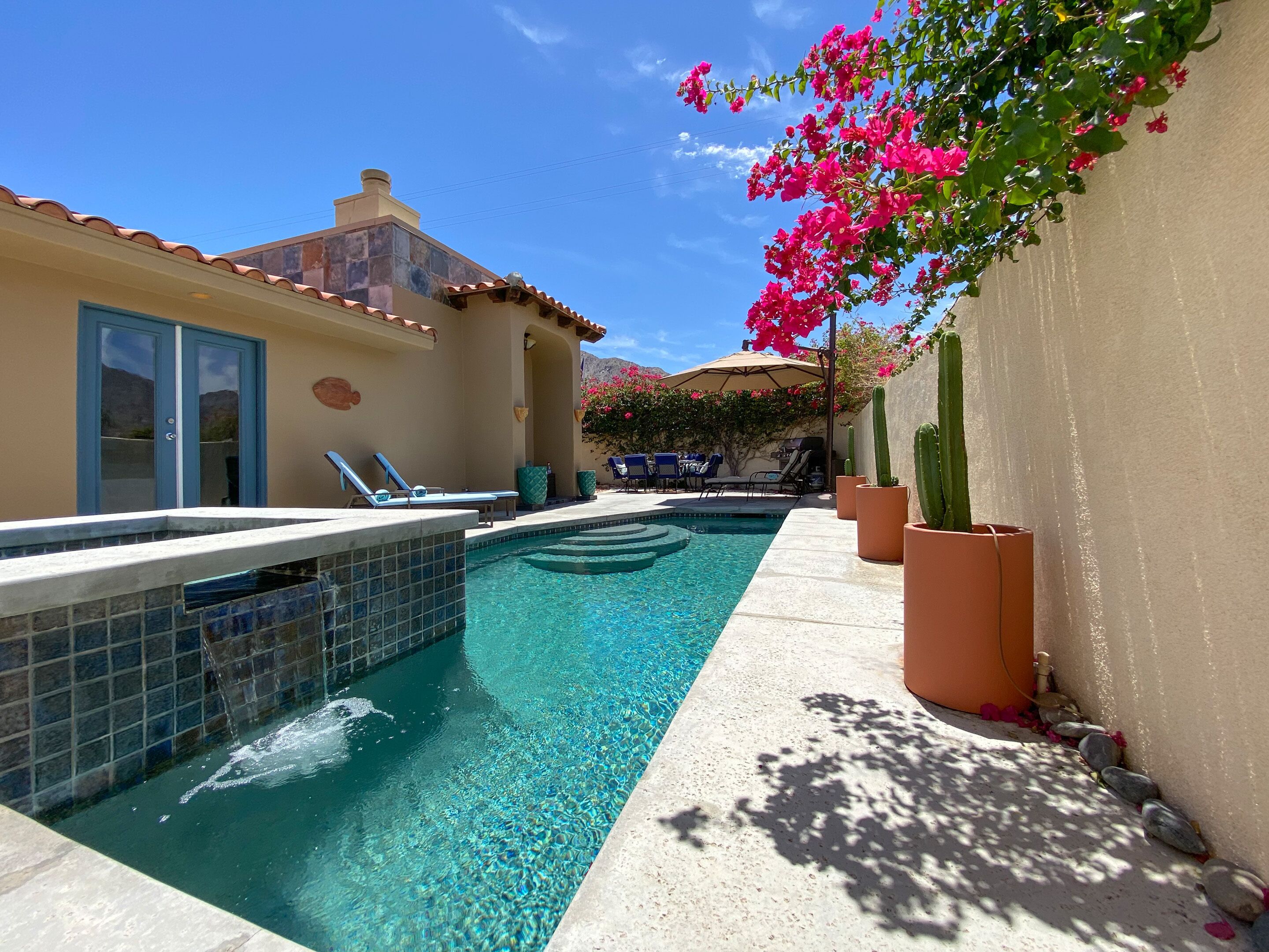 Desert home w/ mountain views, jacuzzi + pool, near world-class golf + Coachella