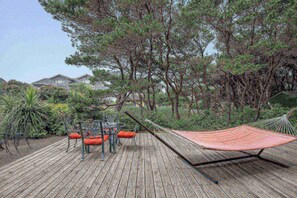 Property grounds - Spacious Ocean-View Home with Fireplace, Foosball, and Fire-pit, Huge Patio, Steps to the Beach (Cloverdale)