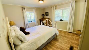 3 slaapkamers, een strijkplank/strijkijzer, reisbedje, wifi