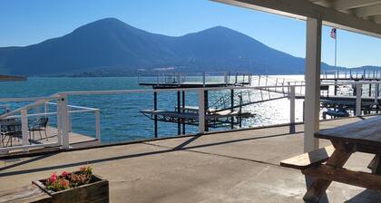 Lakefront home with patio, private boat dock and fishing pier