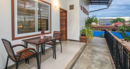 Ideal for family with kids Stay in One Bedroom Apt + Free pickup from bus stop