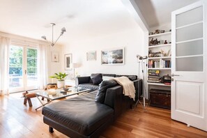 Smart TV - Cozy ground floor apartment with garden in the heart of Vitacura (Vitacura)