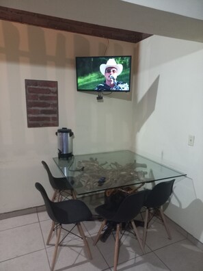 Wifi gratis y ropa de cama