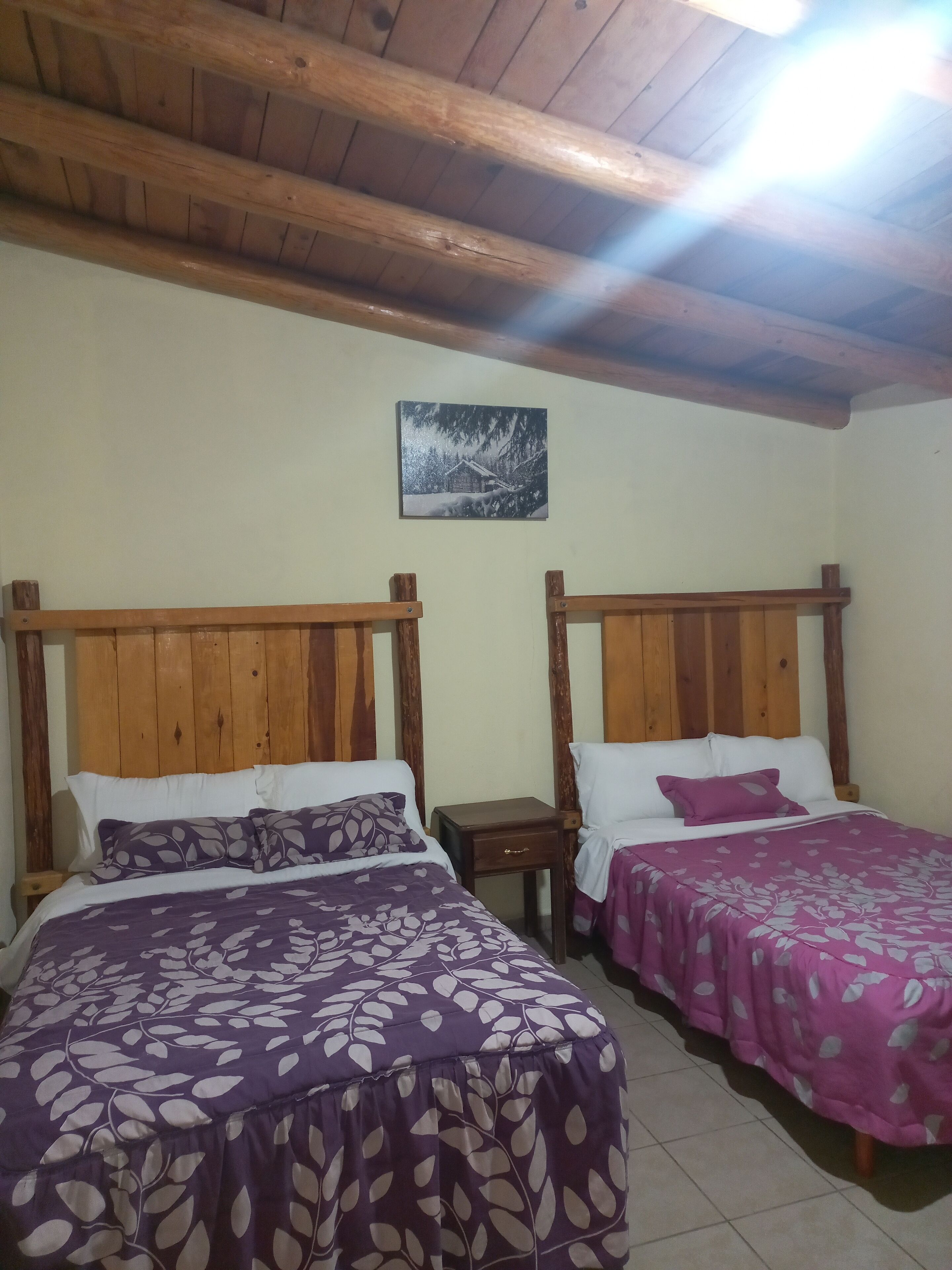 Quarto luxo | Wi-Fi de cortesia, roupa de cama