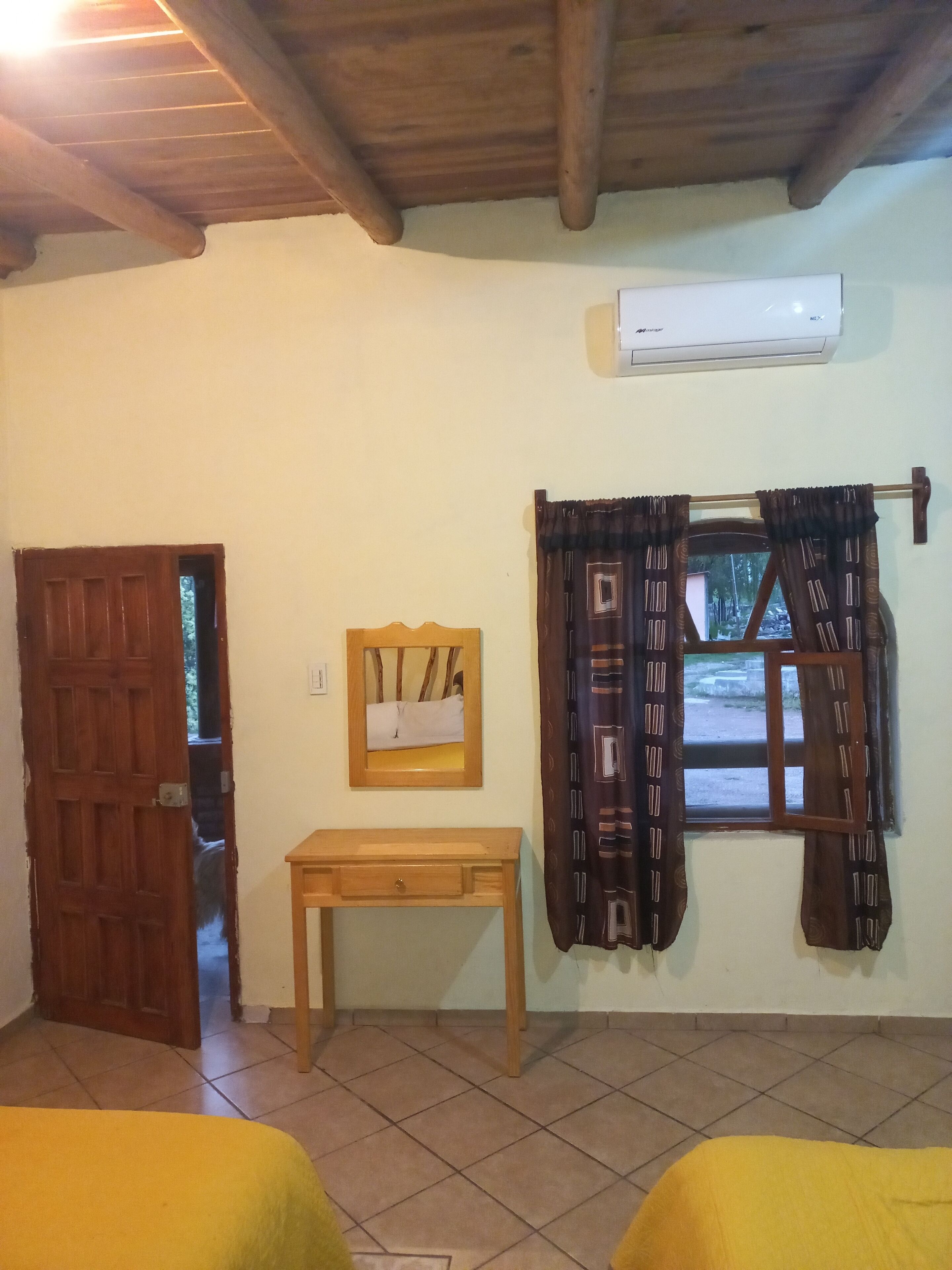 Cabaña de diseñador | Wifi gratis y ropa de cama 