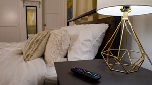 1 soverom, skrivebord, strykejern/-brett og wi-fi (inkludert)