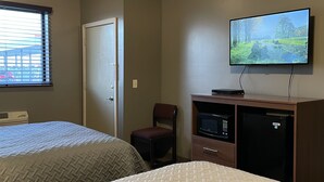 Chambre Confort Double ou avec lits jumeaux | Bureau, Wi-Fi gratuit, ameublement personnalisé
