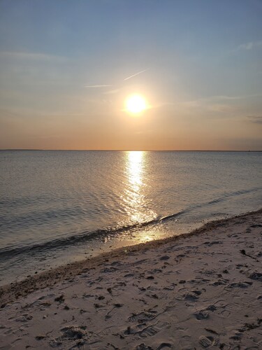 Dream vacation in our 4-Bedroom newly-renovated house 2.5 miles from the  ocean.