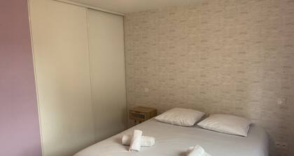Appartement de ville wifi, netflix, proche gare