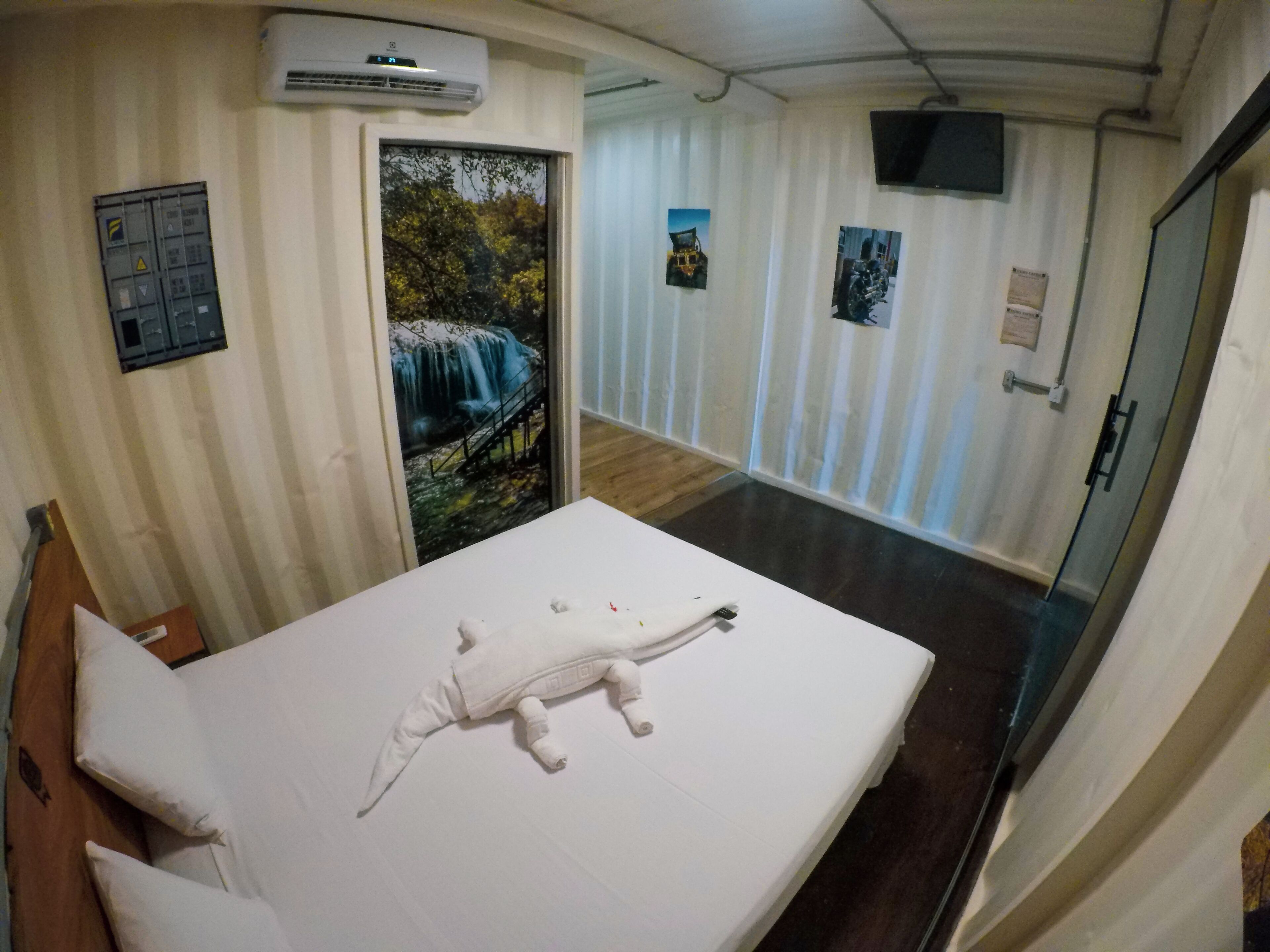 Quarto casal luxo | Frigobar, individualmente decorados, Wi-Fi de cortesia, roupa de cama