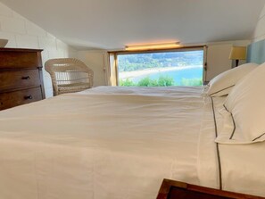 3 slaapkamers, een strijkplank/strijkijzer, reisbedje, wifi