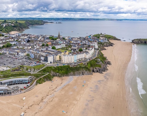 Apartment 10 Waterstone House - Luxury Apartment With Sea Views