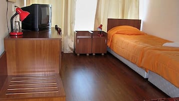 Basic Double Room | 2 bedrooms, free WiFi, bed sheets