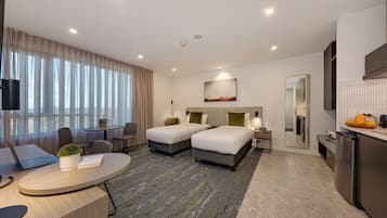 Studio Apartment | 1 bedroom, in-room safe, desk, iron/ironing board