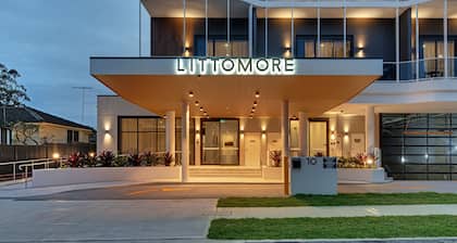 Littomore Suites Kingswood