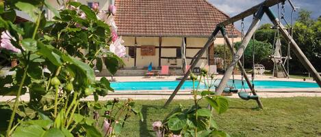 Piscine extérieure, piscine chauffée