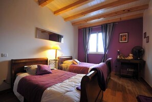 2 chambres, bureau, fer et planche à repasser, Wi-Fi