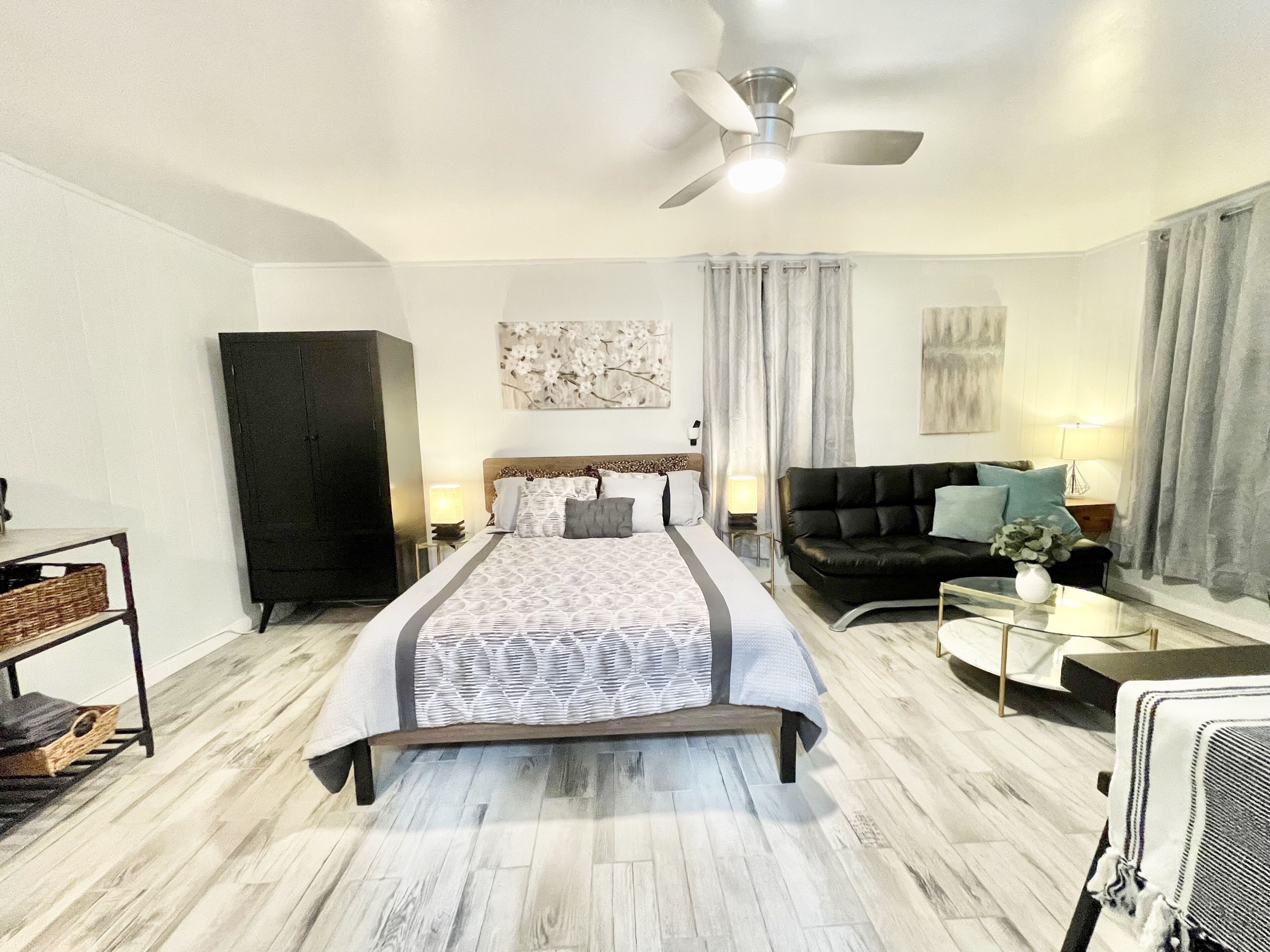 1 habitación, escritorio, tabla de planchar con plancha y wifi gratis 