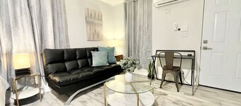 Tranquil Guest House with Private Patio, Parking