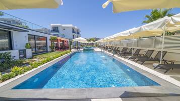 Seasonal outdoor pool