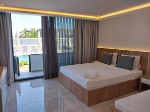 华丽三人房, 多张床 | 迷你吧、客房内保险箱、免费 WiFi、床单