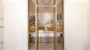 Minibar, in-room safe, free WiFi, bed sheets