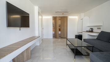 Superior Double or Twin Room, 1 Bedroom, Pool View | Minibar, in-room safe, free WiFi, bed sheets