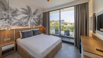 Minibar, in-room safe, free WiFi, bed sheets